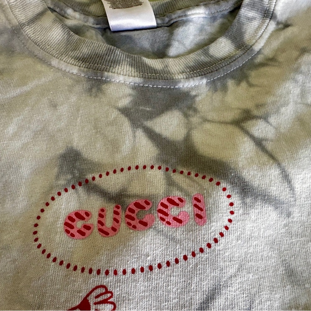 Tie Dye Vintage Mickey and Minnie Mouse in a vintage-style car - Picture 7 of 7